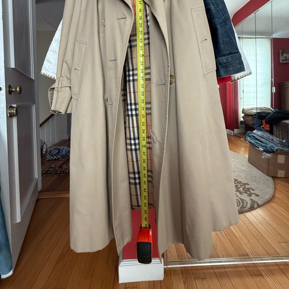 Burberry Tan Trench Coat - Picture 4 of 9